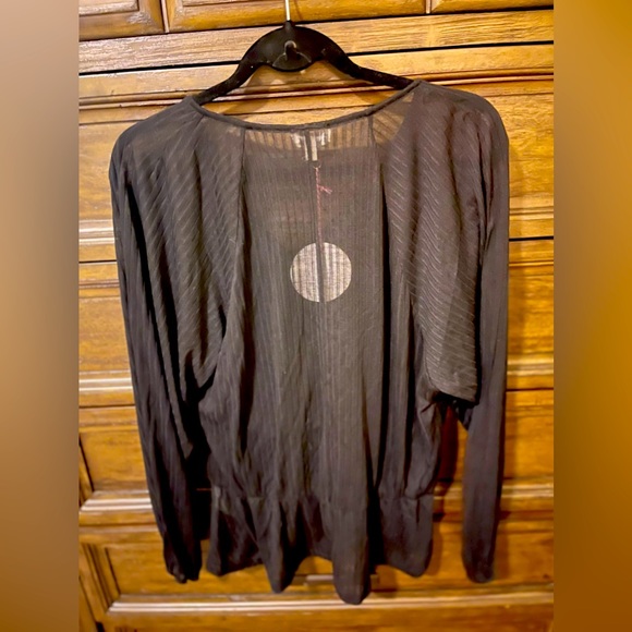 UMGEE TOP - Picture 2 of 2